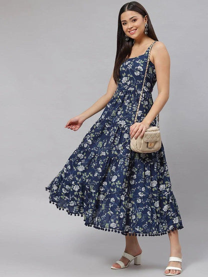 Blue floral print fit & flare dress
Shoulder straps, Sleeveless